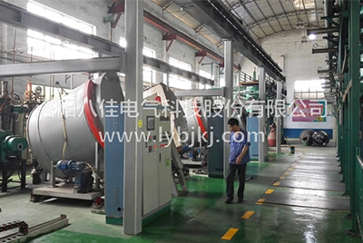 真空熔煉爐的工作原理與熱壓機(jī)有何不同？